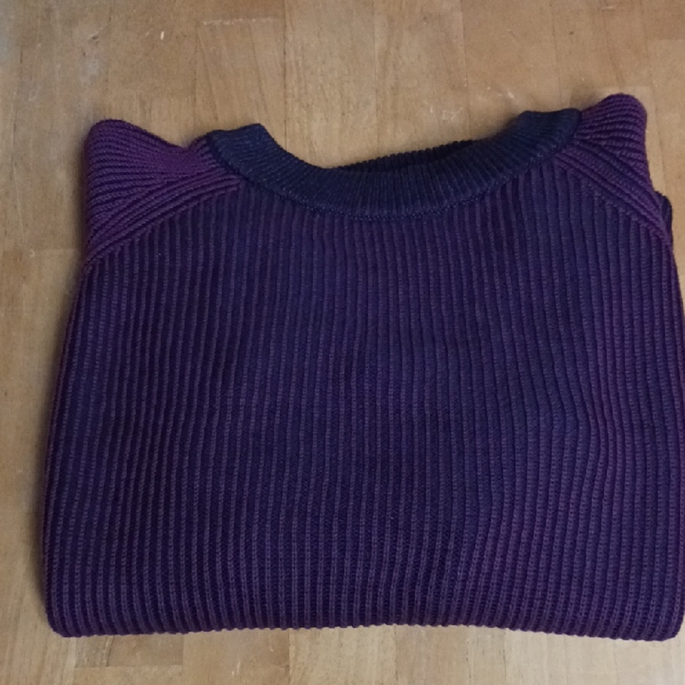 Black / Maroon Ribbed Sweater